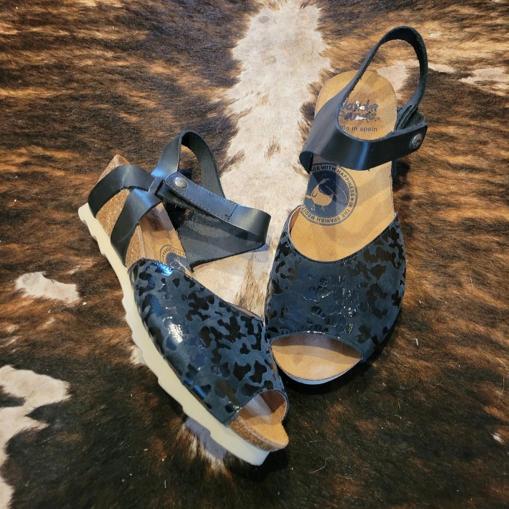Wanda panda sandals - Picture 2 of 6